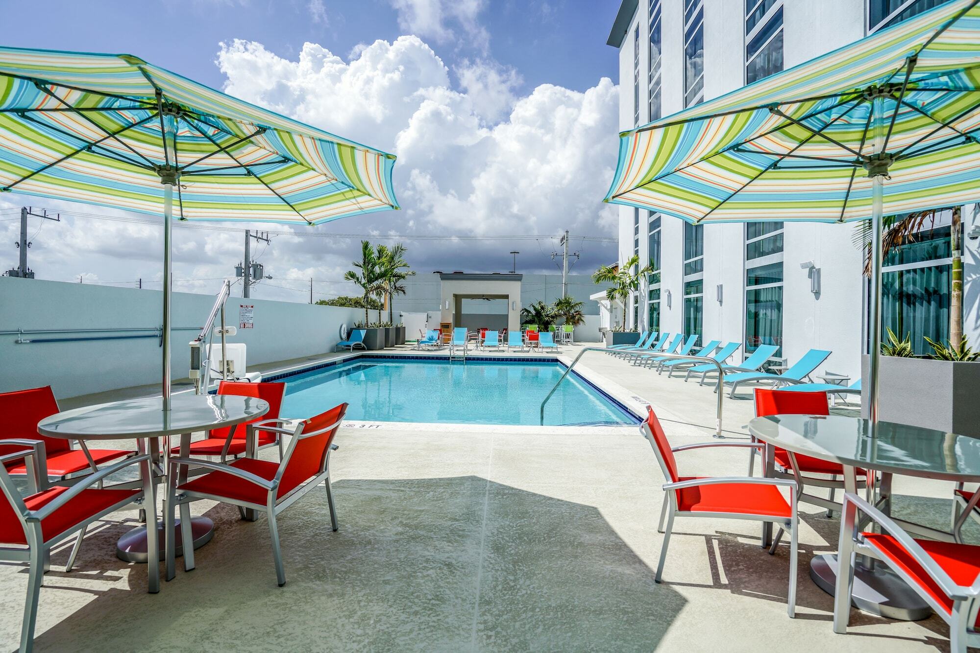 Hotel Dello Ft Lauderdale Airport, Tapestry Collection By Hilton Dania Beach Exterior photo